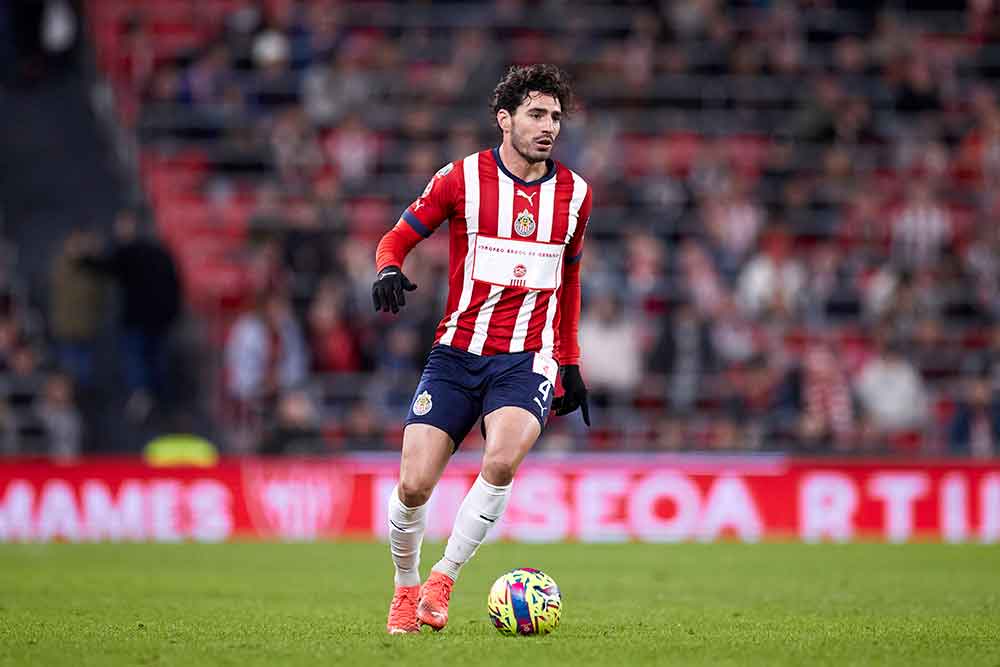 jugador de las chivas novibet