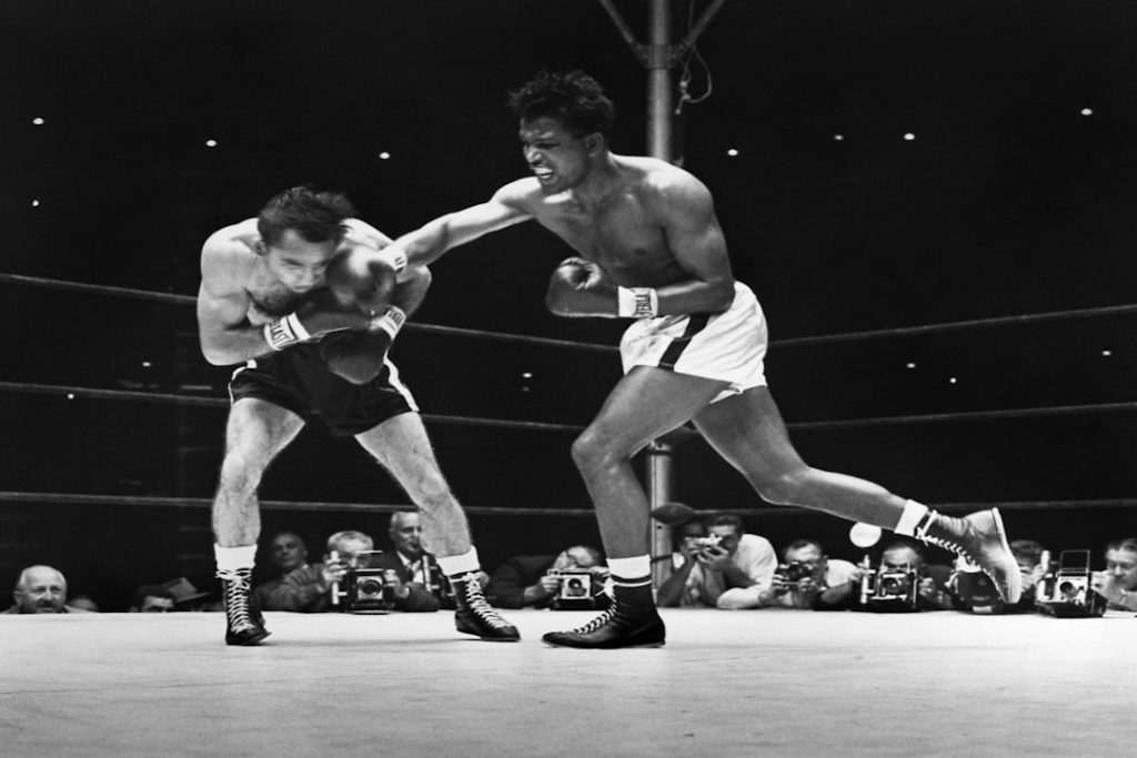 Sugar Ray Robinson lanzando un jab