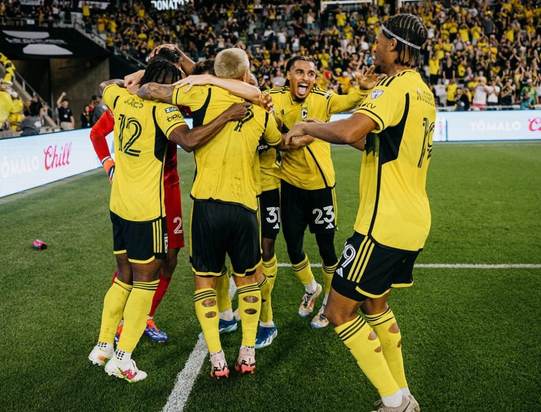 Columbus crew celebrando